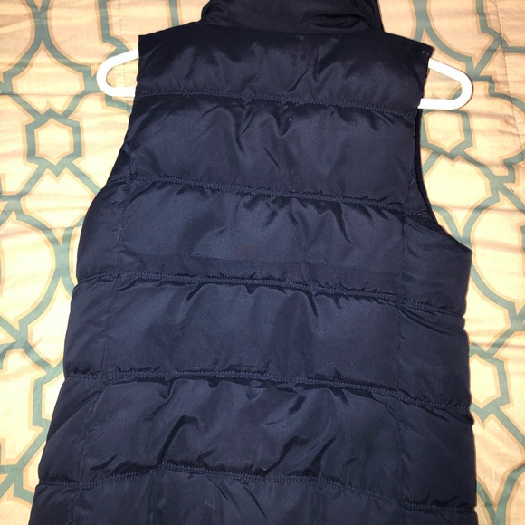💙 Old Navy Women’s Puffer Vest - Picture 3 of 7